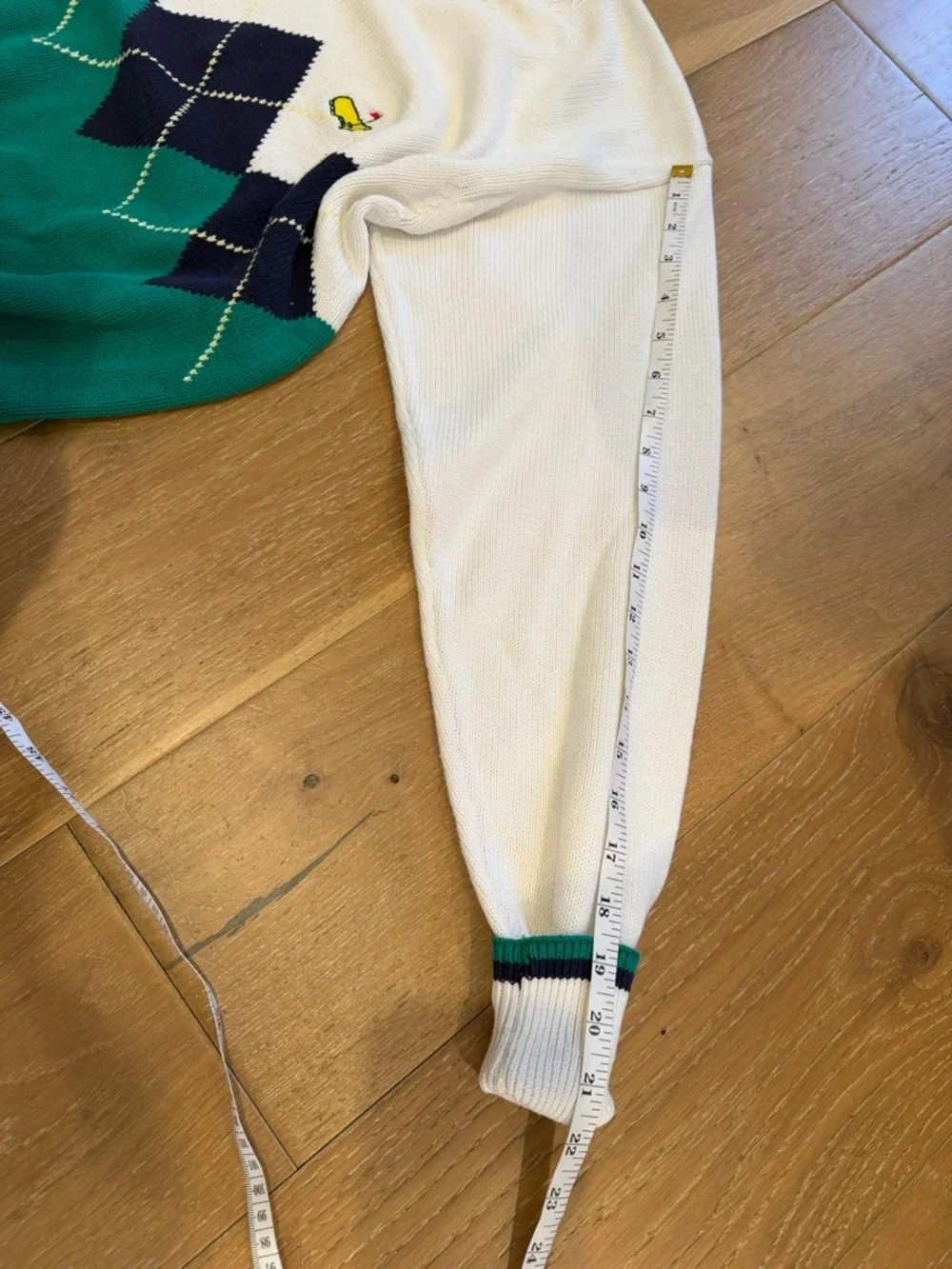 Masters Vintage V Neck Sweater - size Large - Picture 9 of 9